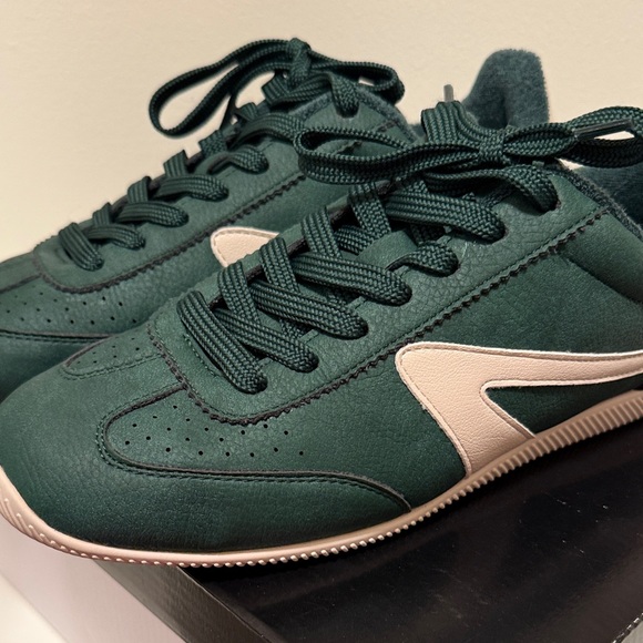 Dolce Vita Women’s Green Sneakers - Picture 3 of 5